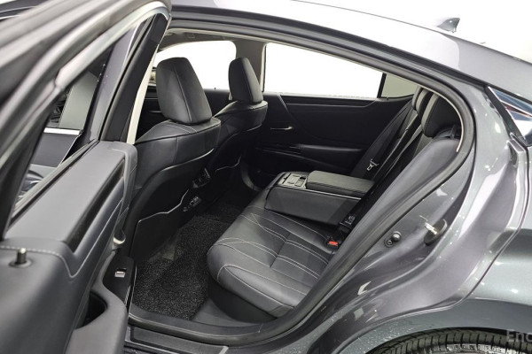 2023 Lexus ES с пробегом 78 105 км