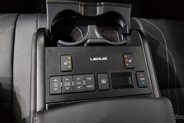 2023 Lexus ES с пробегом 58 781 км