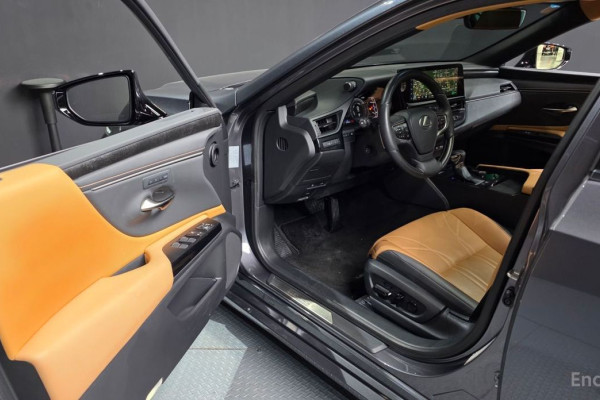 2023 Lexus ES с пробегом 35 534 км