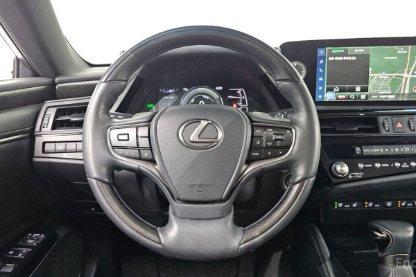 2023 Lexus ES с пробегом 78 105 км