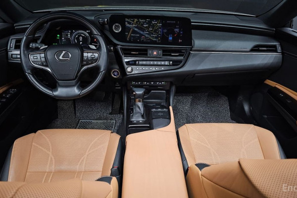 2022 Lexus ES с пробегом 44 419 км