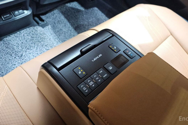 2022 Lexus ES с пробегом 44 419 км