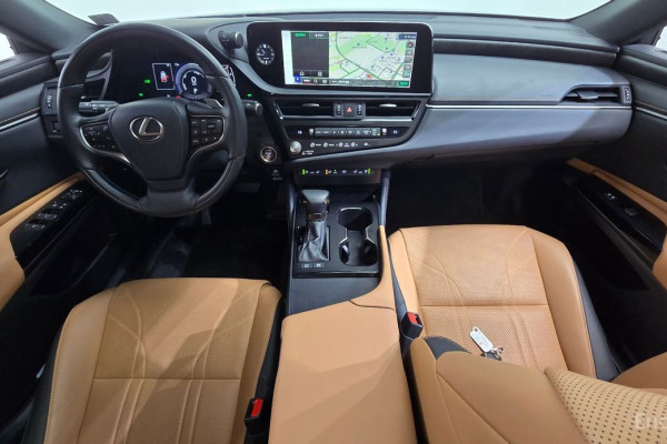 2022 Lexus ES с пробегом 30 050 км