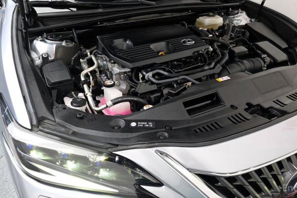 2022 Lexus ES с пробегом 46 027 км