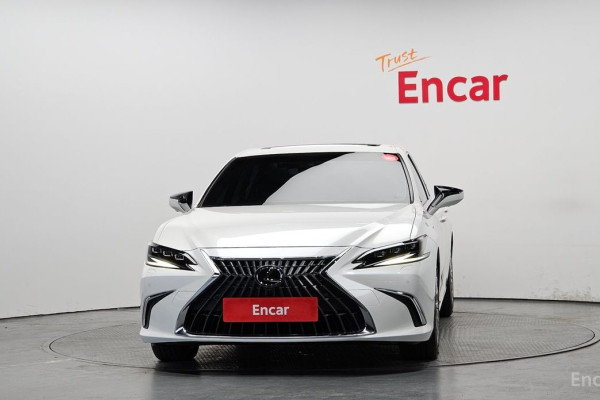 2023 Lexus ES с пробегом 37 344 км