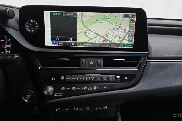 2022 Lexus ES с пробегом 30 050 км