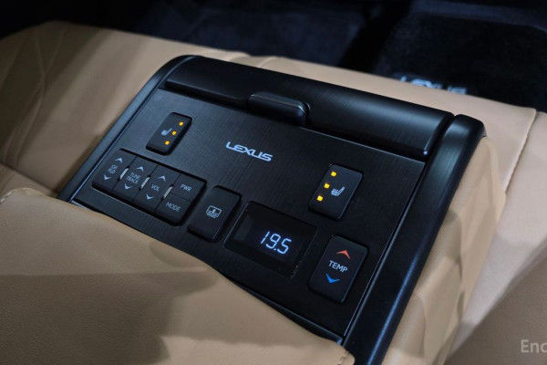 2022 Lexus ES с пробегом 30 050 км