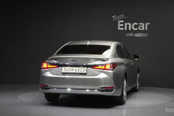 2023 Lexus ES с пробегом 55 759 км