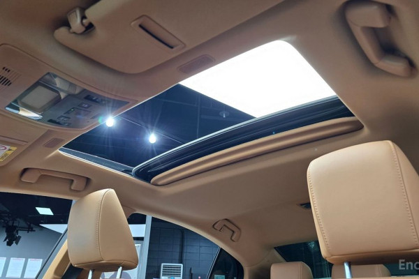 2022 Lexus ES с пробегом 30 050 км