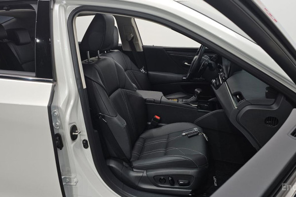 2023 Lexus ES с пробегом 37 344 км