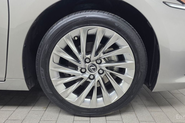 2023 Lexus ES с пробегом 55 759 км