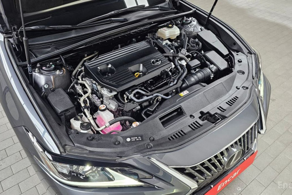 2023 Lexus ES с пробегом 49 576 км