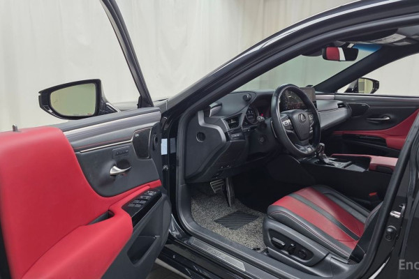 2023 Lexus ES с пробегом 56 465 км