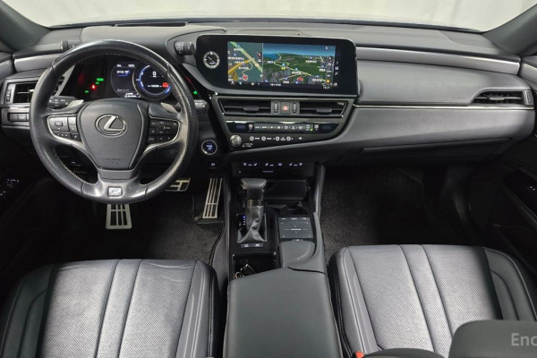 2022 Lexus ES с пробегом 104 339 км
