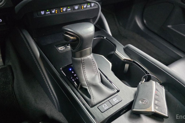 2023 Lexus ES с пробегом 55 759 км