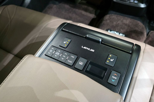 2022 Lexus ES с пробегом 46 027 км