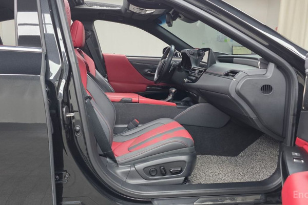 2023 Lexus ES с пробегом 56 465 км