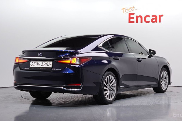 2022 Lexus ES с пробегом 101 203 км