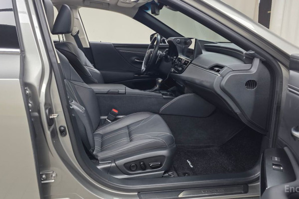 2023 Lexus ES с пробегом 55 759 км