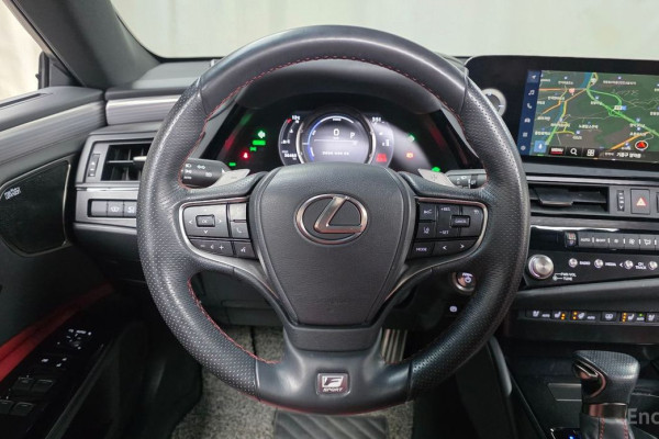 2023 Lexus ES с пробегом 56 465 км