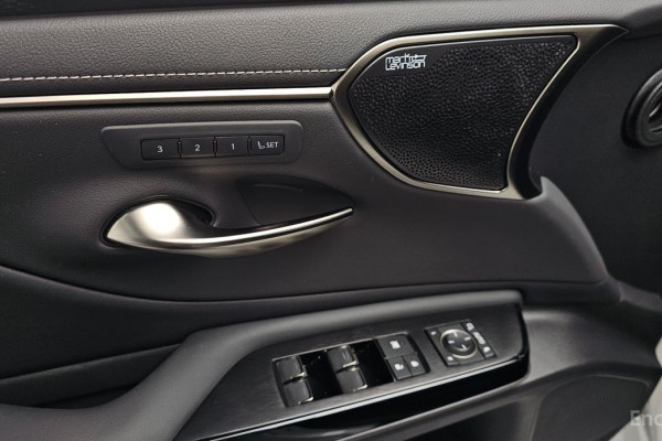 2023 Lexus ES с пробегом 37 344 км