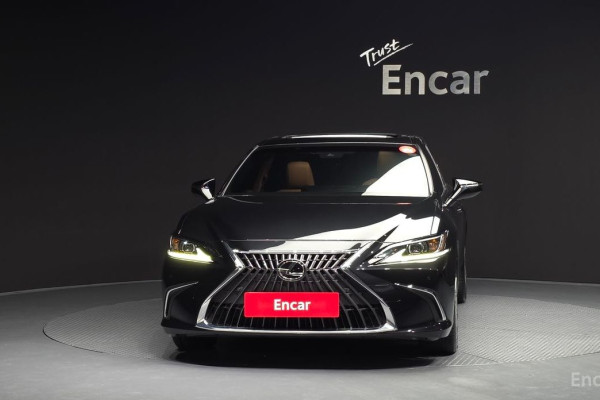 2023 Lexus ES с пробегом 44 994 км