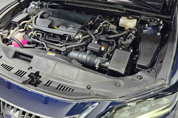 2022 Lexus ES с пробегом 101 203 км