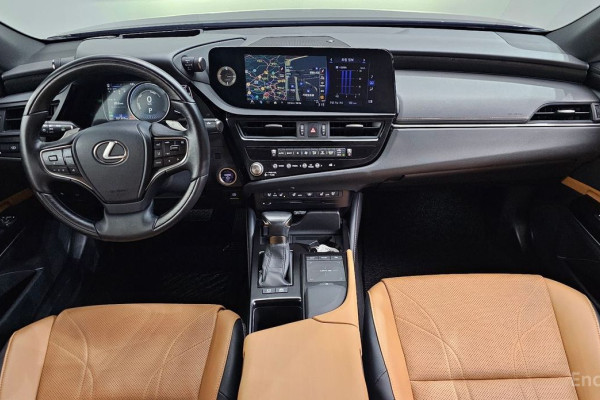 2022 Lexus ES с пробегом 101 203 км