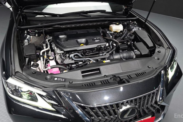 2023 Lexus ES с пробегом 44 994 км