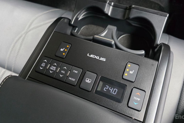 2023 Lexus ES с пробегом 55 759 км