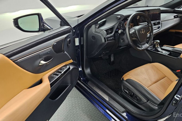 2022 Lexus ES с пробегом 101 203 км