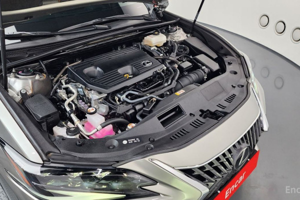 2023 Lexus ES с пробегом 35 250 км