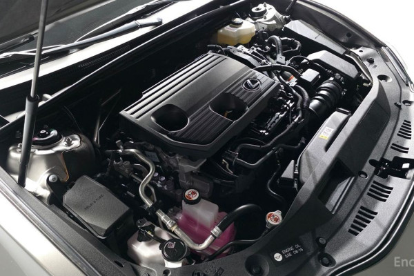 2023 Lexus ES с пробегом 20 428 км