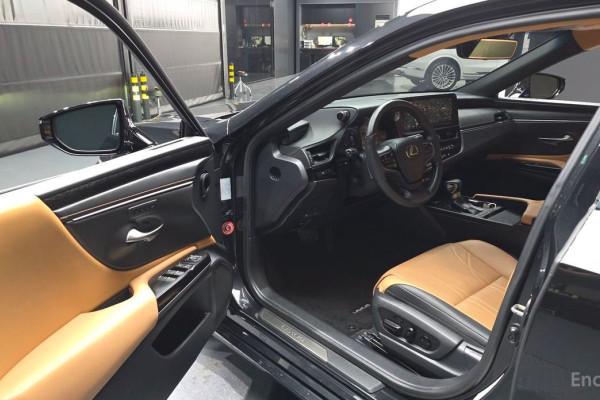 2023 Lexus ES с пробегом 44 994 км