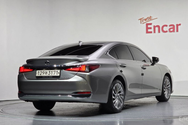 2022 Lexus ES с пробегом 39 197 км