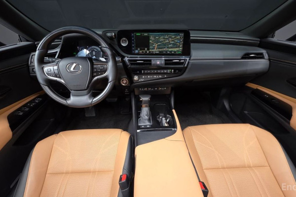 2023 Lexus ES с пробегом 20 428 км