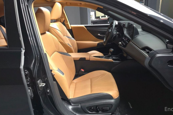 2023 Lexus ES с пробегом 44 994 км