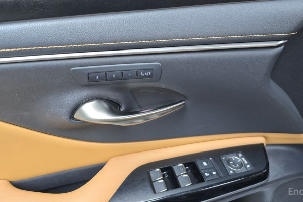 2022 Lexus ES с пробегом 43 012 км