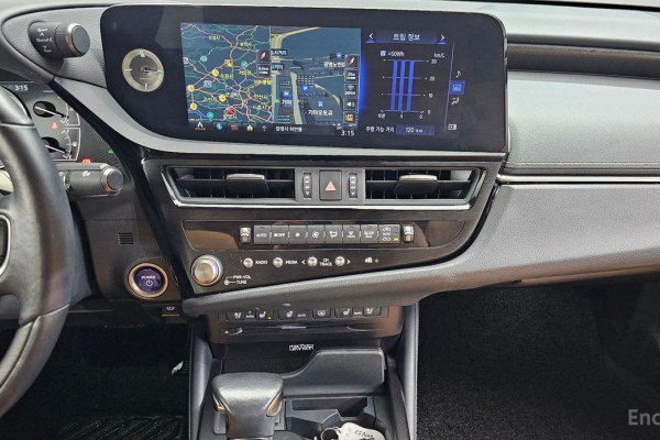 2022 Lexus ES с пробегом 101 203 км