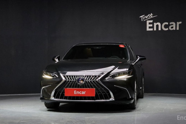2022 Lexus ES с пробегом 33 432 км