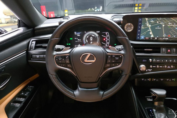 2023 Lexus ES с пробегом 44 994 км