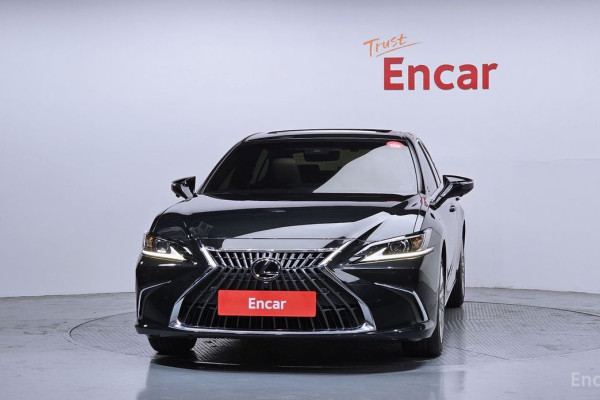 2023 Lexus ES с пробегом 26 097 км