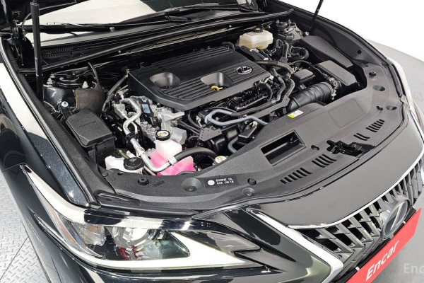 2023 Lexus ES с пробегом 26 097 км