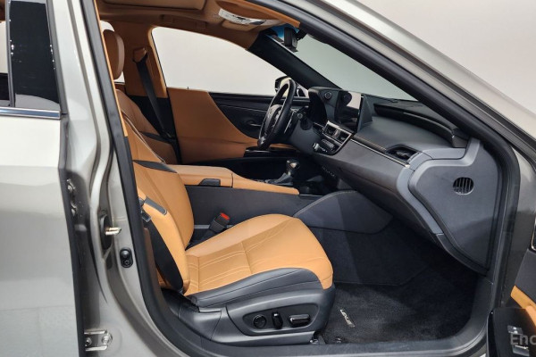 2023 Lexus ES с пробегом 35 250 км