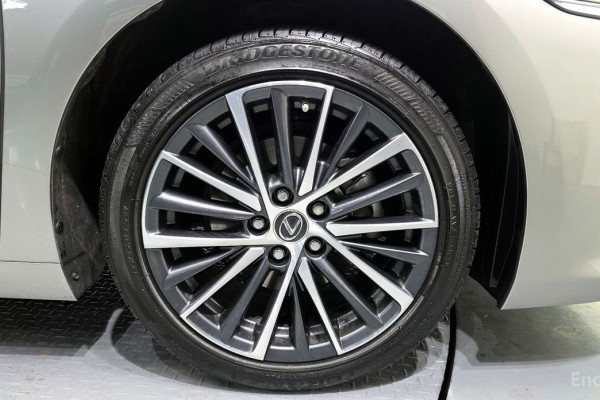 2023 Lexus ES с пробегом 56 856 км