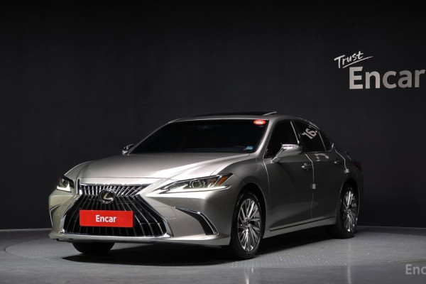 2023 Lexus ES с пробегом 82 511 км