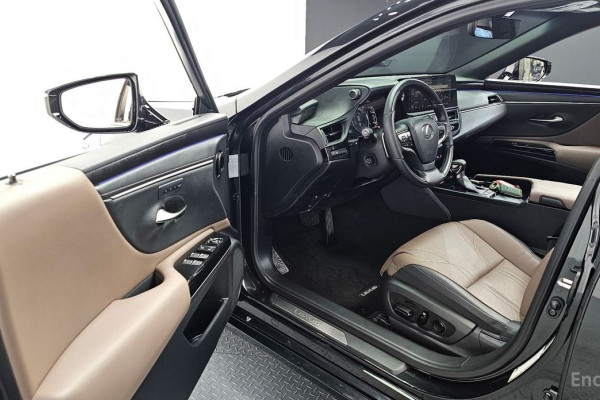 2023 Lexus ES с пробегом 26 097 км