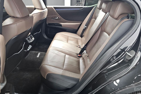 2023 Lexus ES с пробегом 26 097 км