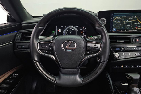 2023 Lexus ES с пробегом 26 097 км