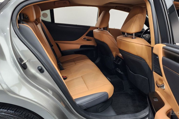 2023 Lexus ES с пробегом 35 250 км